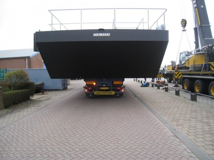 Laden en vervoeren van een ponton - Werkendam4
